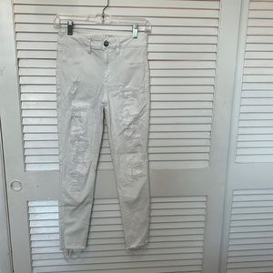 American Eagle white ripped jeans